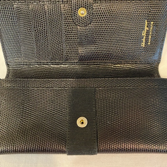 Salvatore Ferragamo black tote with matching wallet - Picture 5 of 13